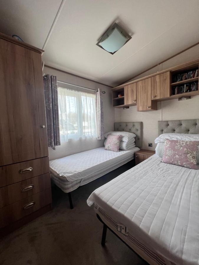 Norfolk Caravan Staycation Pet Friendly Belton with Browston Exterior foto