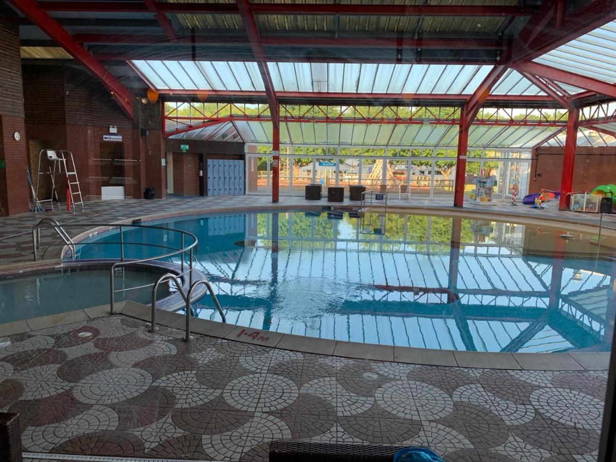 Norfolk Caravan Staycation Pet Friendly Belton with Browston Exterior foto